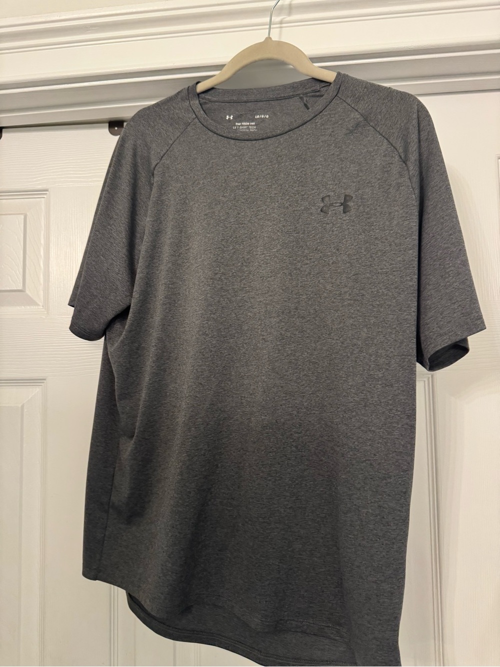 Under Armour Men’s Heather Gray Performance tech athletic shirt